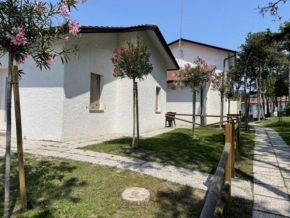 Cozy Villa with private garden close to the sea - By Beahost Rentals